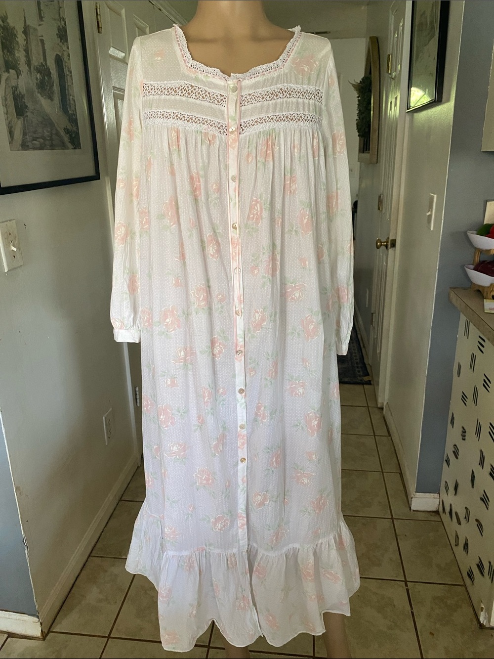 Eileen West vintage White Nightgown with Pale Pink Rose Print
